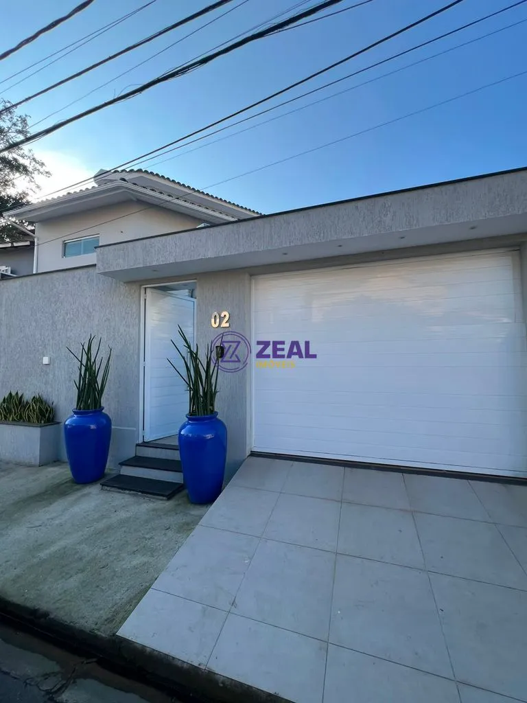 Casa de 280 m² com janelas do piso ao teto e varanda gourmet — photo 9