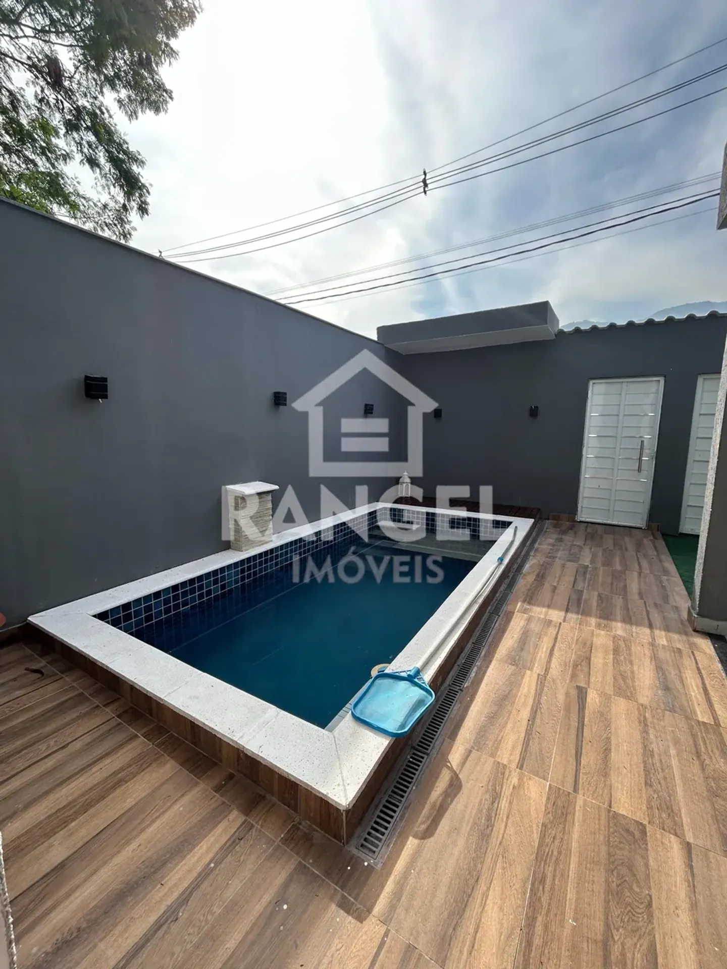 3-bedroom house with a washing machine — photo 10