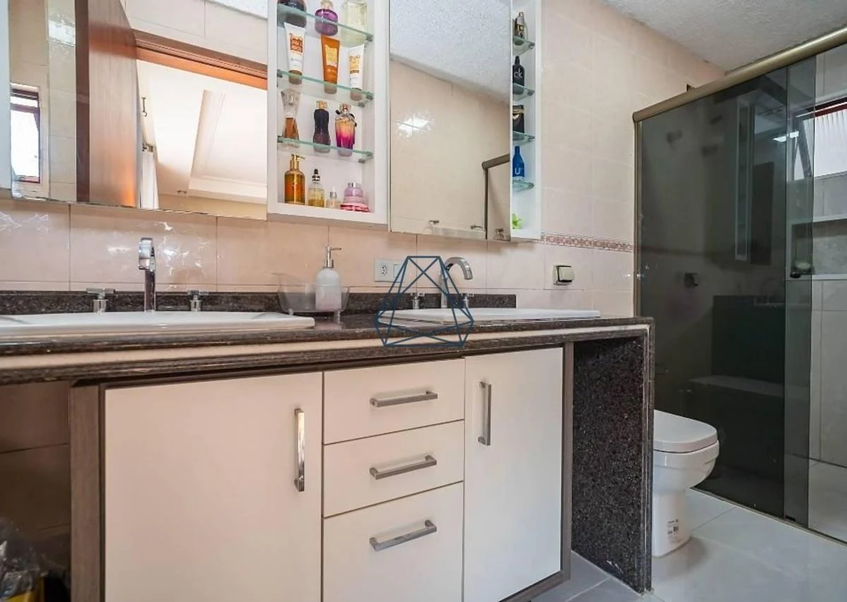 Washing machine in a 4-bedroom house, 210 m² — photo 28