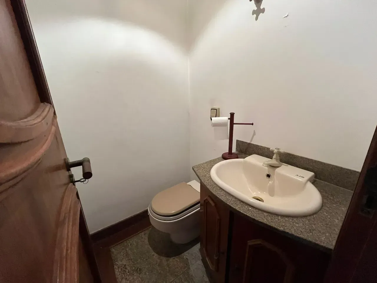 Furnished apartment with 4 bedrooms and a closed kitchen — photo 15