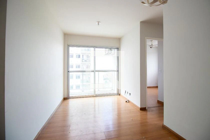 Apartment, 42 m², with wood or laminate floors — photo 2