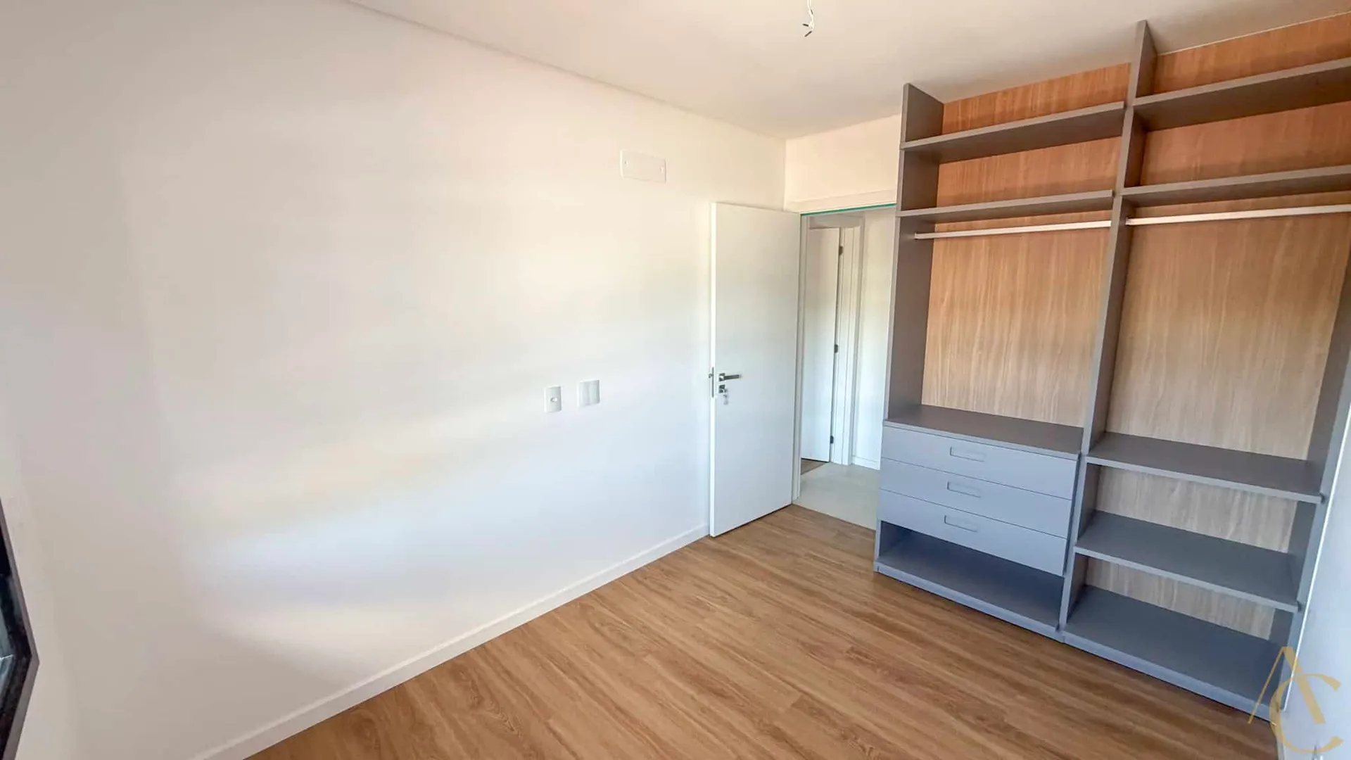 Glass-enclosed balcony in a 2-bedroom apartment, 69 m² — photo 17