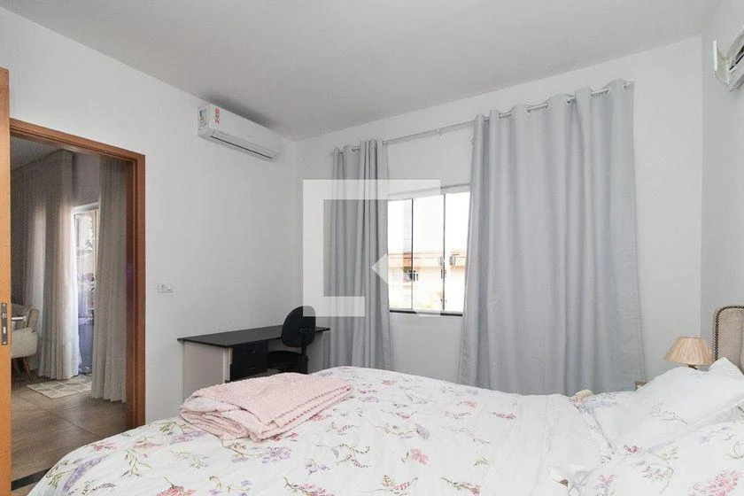4-bedroom house with a home office in Curitiba — photo 35