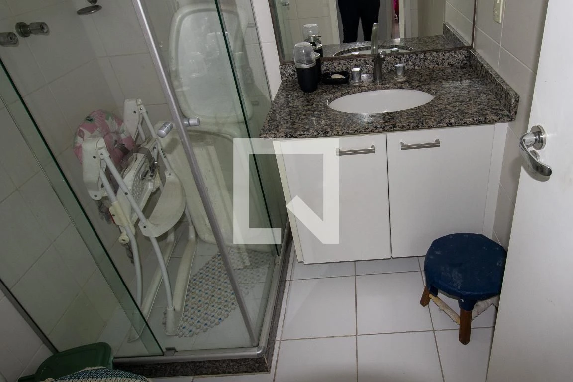 Furnished apartment with 3 bedrooms and 3 bathrooms — photo 47