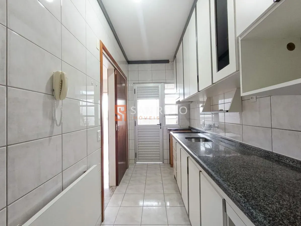 2-bedroom apartment in a building with a gym — photo 13