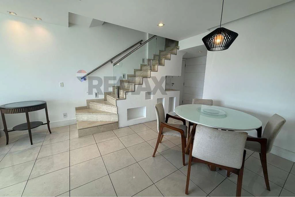 Furnished 4-bedroom apartment with 246 m² — photo 10