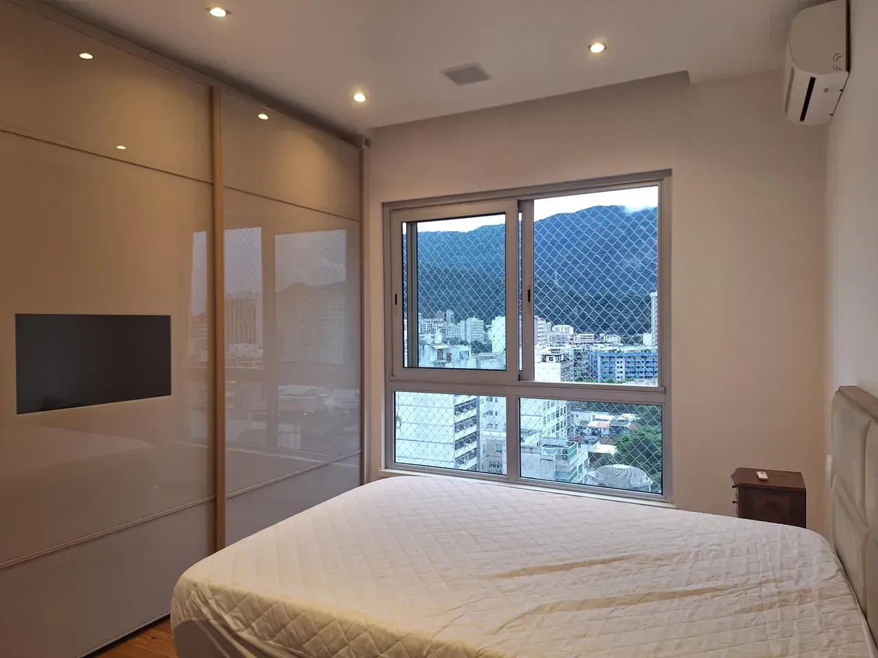3-bedroom apartment with 3 bathrooms, well kept — photo 2