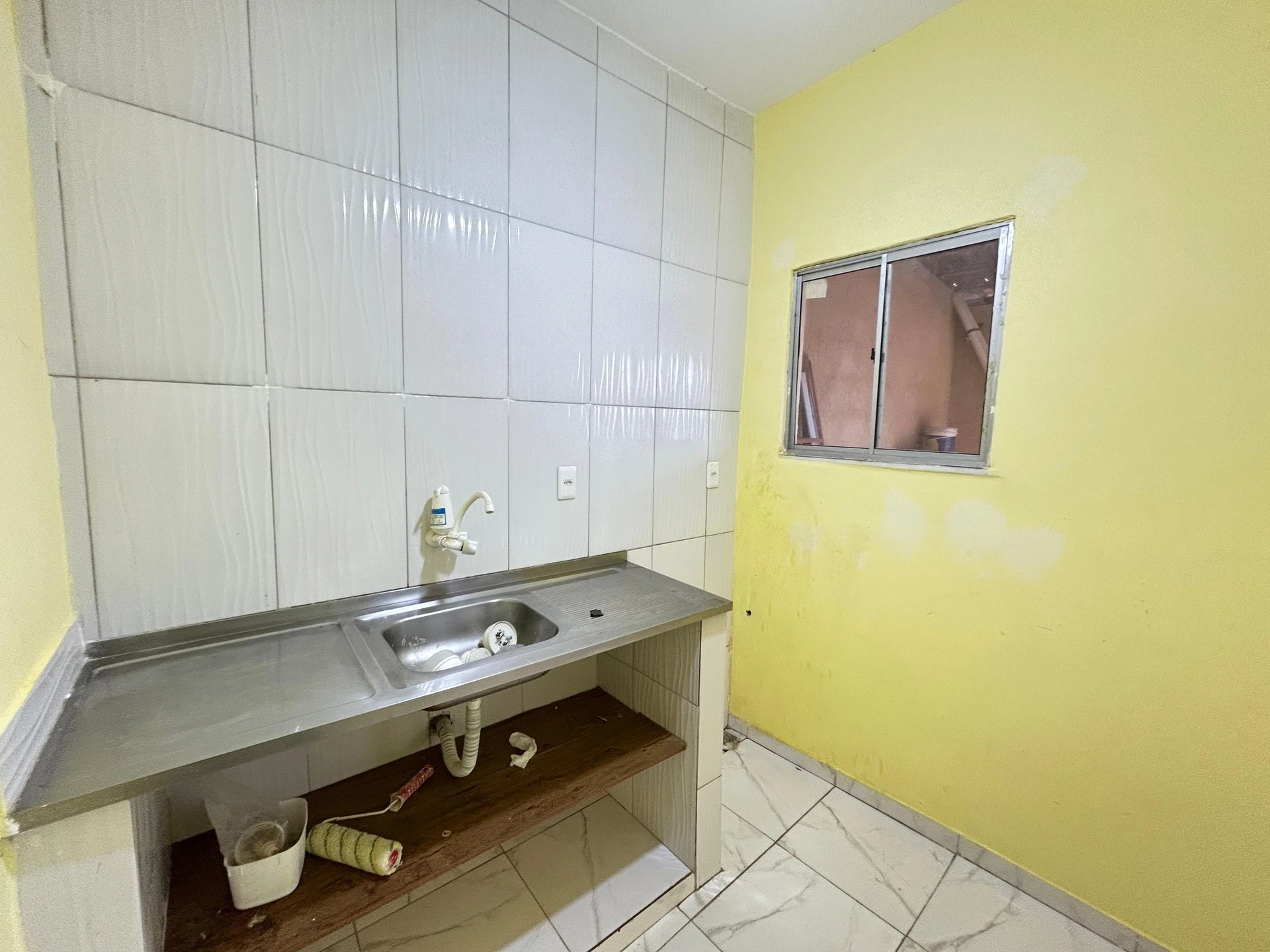 Unfurnished 1-bedroom house with a dedicated laundry area — photo 8