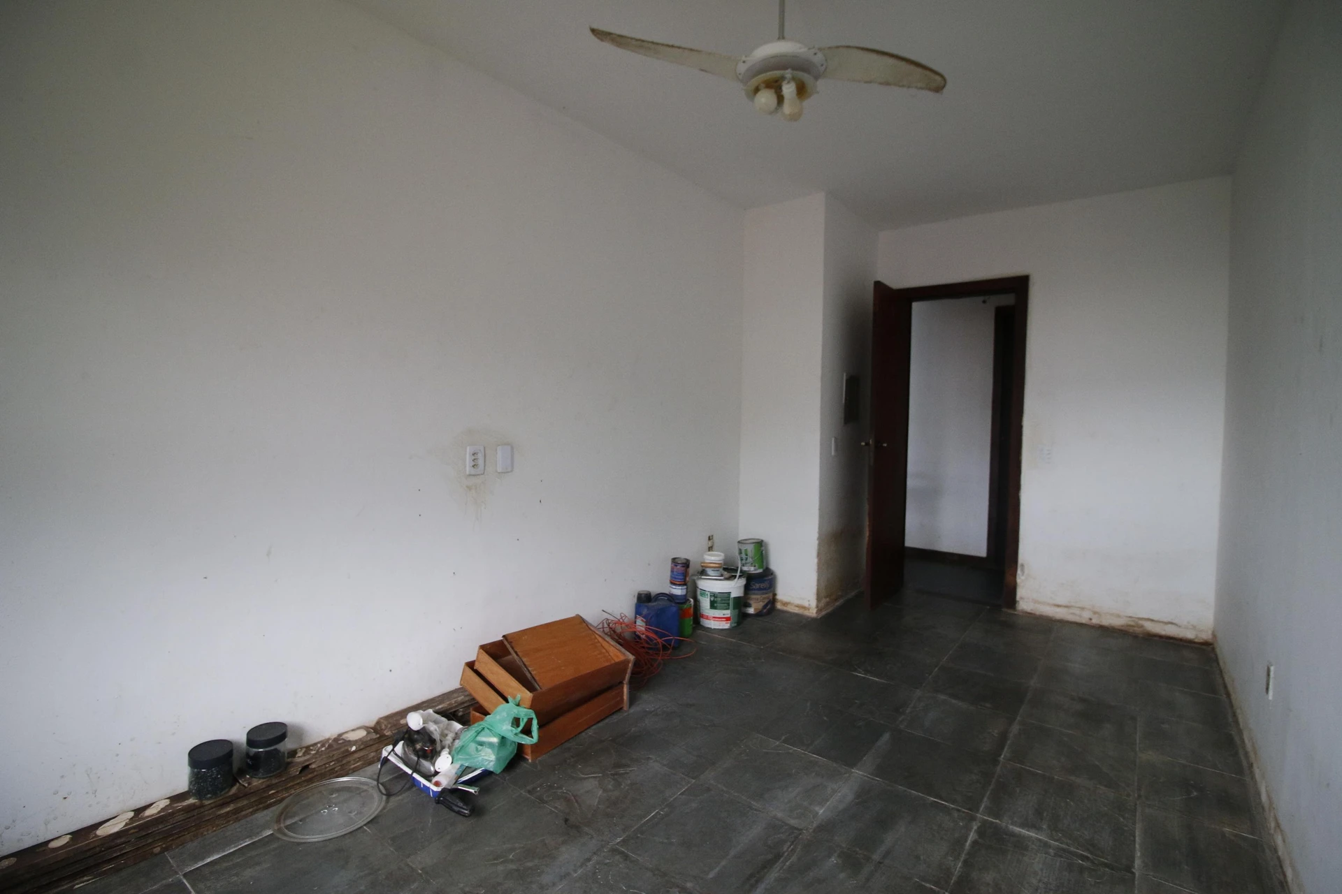 500 m² house with floor-to-ceiling windows and a bathtub — photo 20