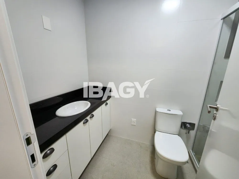 Furnished apartment, 116 m², with a grill on the balcony — photo 43