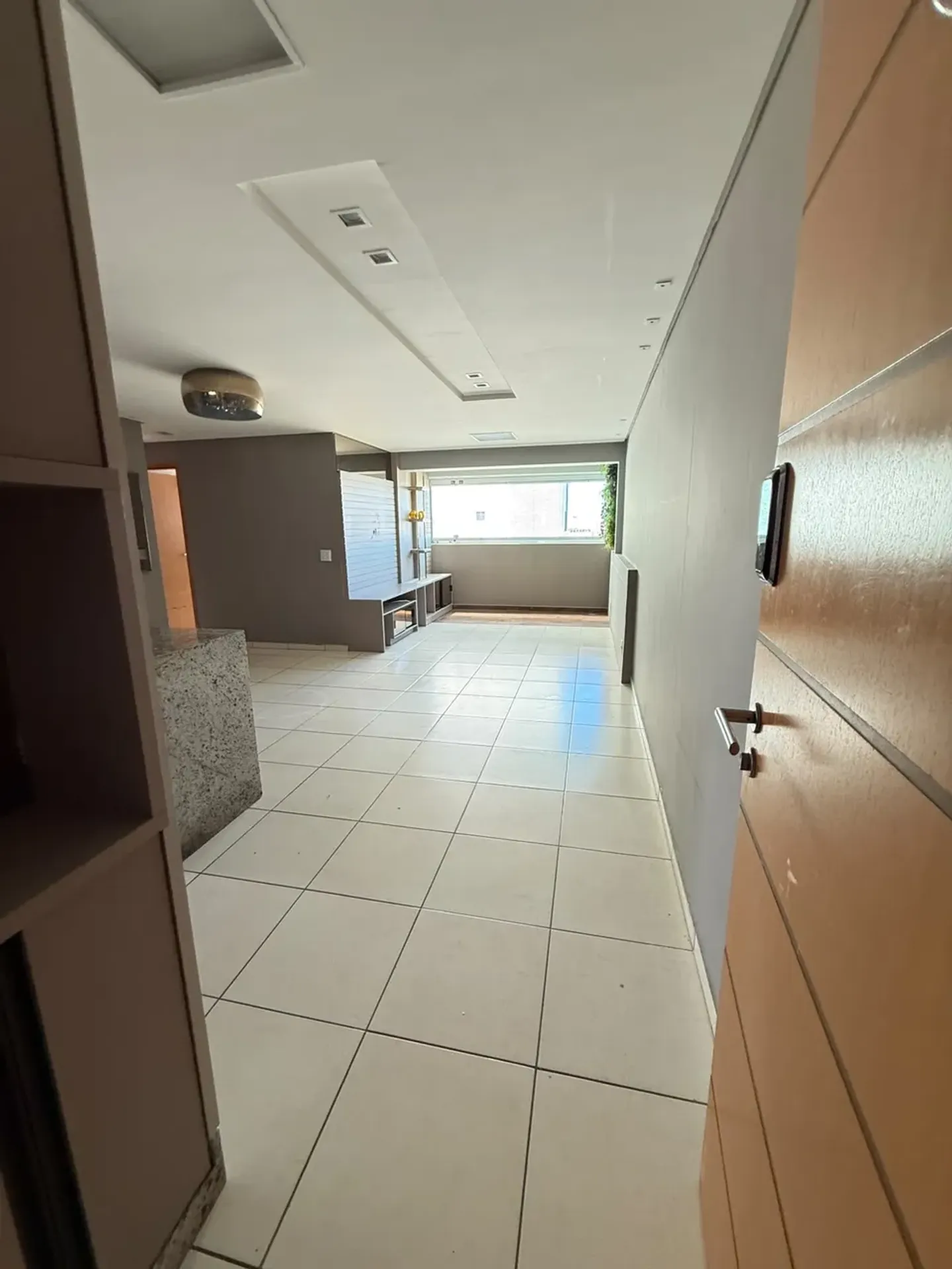 3-bedroom apartment with a washing machine in João Pessoa — photo 18