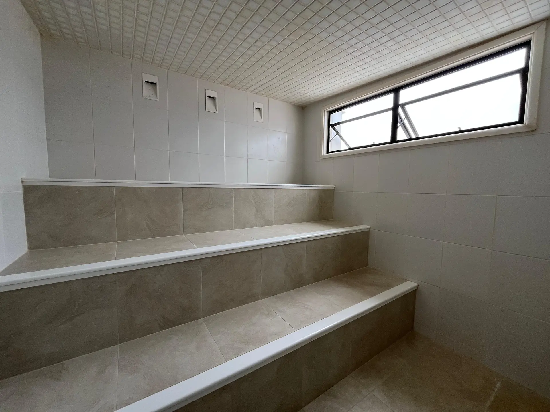 Mountain view in a 2-bedroom apartment, 70 m² — photo 30