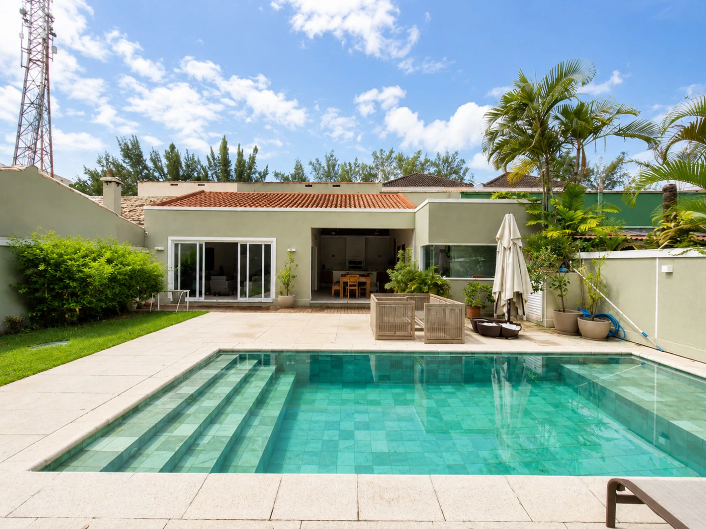 Condominium house with 4 bedrooms and 500 m² — photo 11