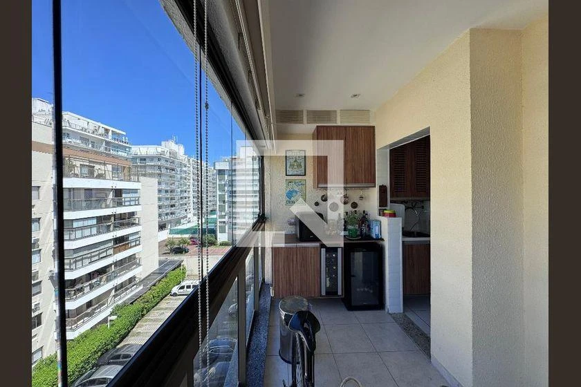 Rental apartment with 3 bedrooms and 211 m² — photo 28