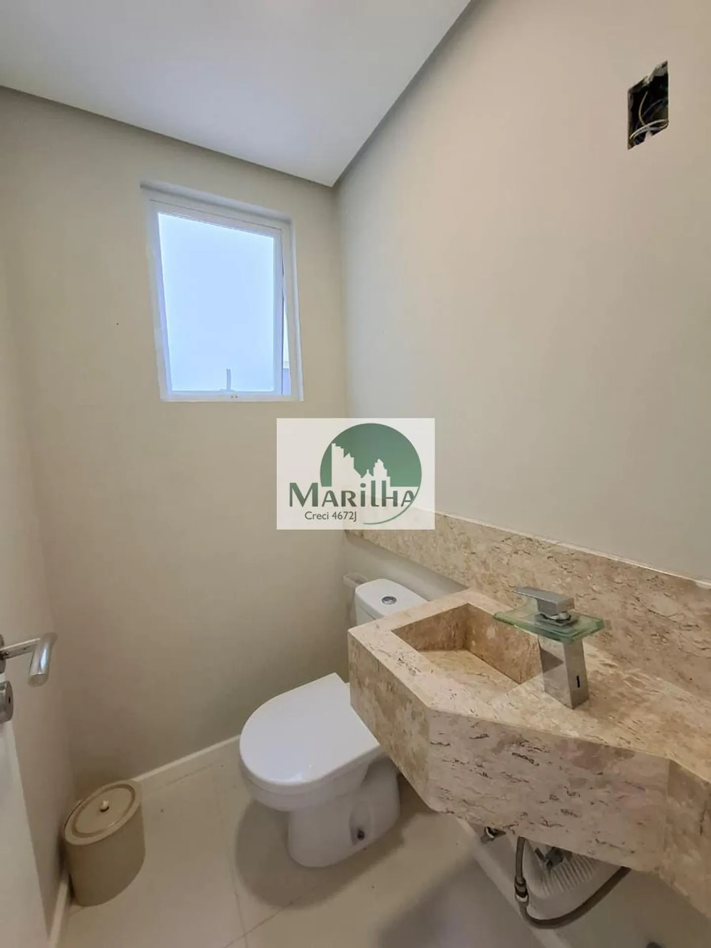 Furnished 84 m² apartment with 2 en-suite bedrooms — photo 8