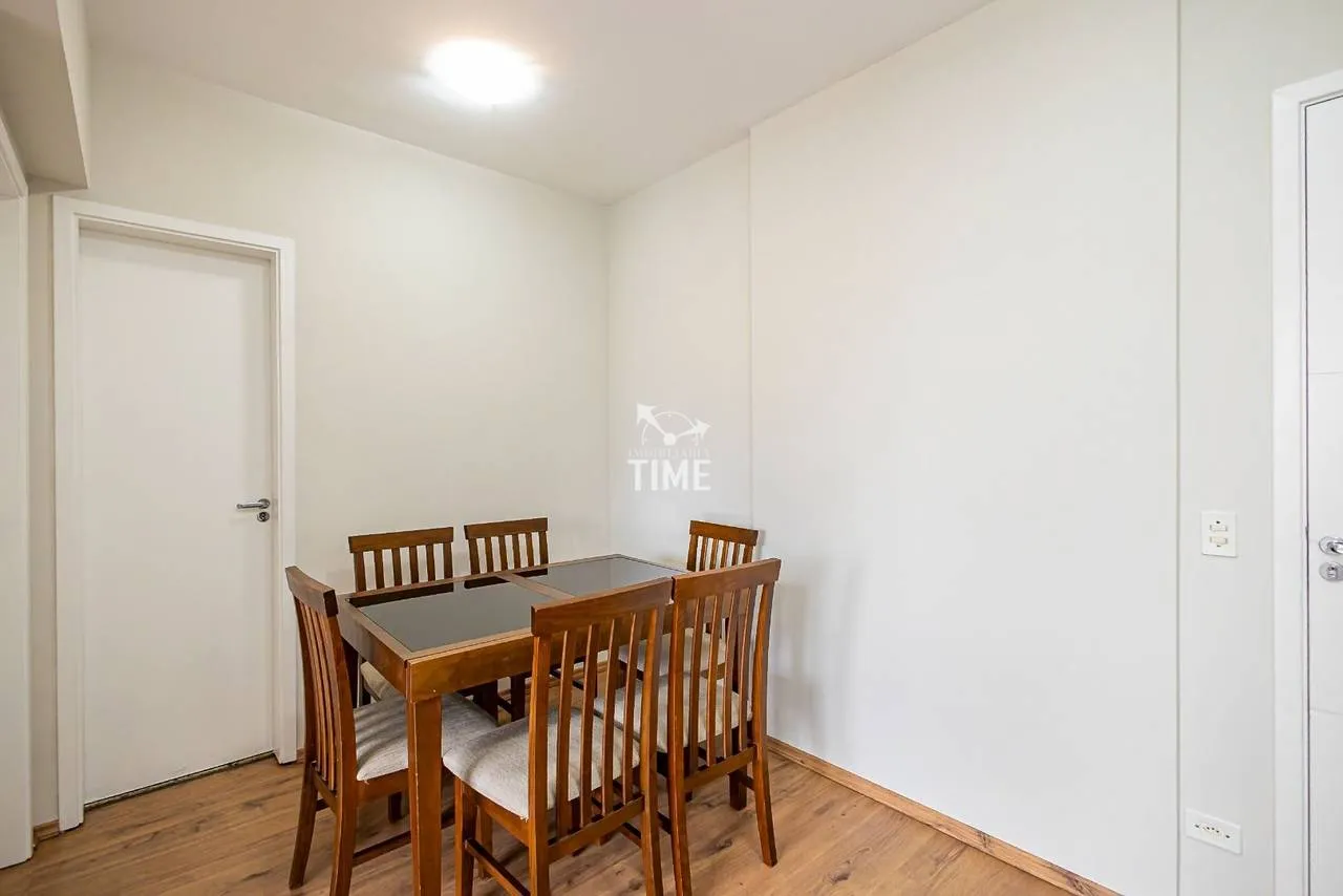 Деревянный пол или ламинат и 1 спальня: квартира 51 м² — photo 17