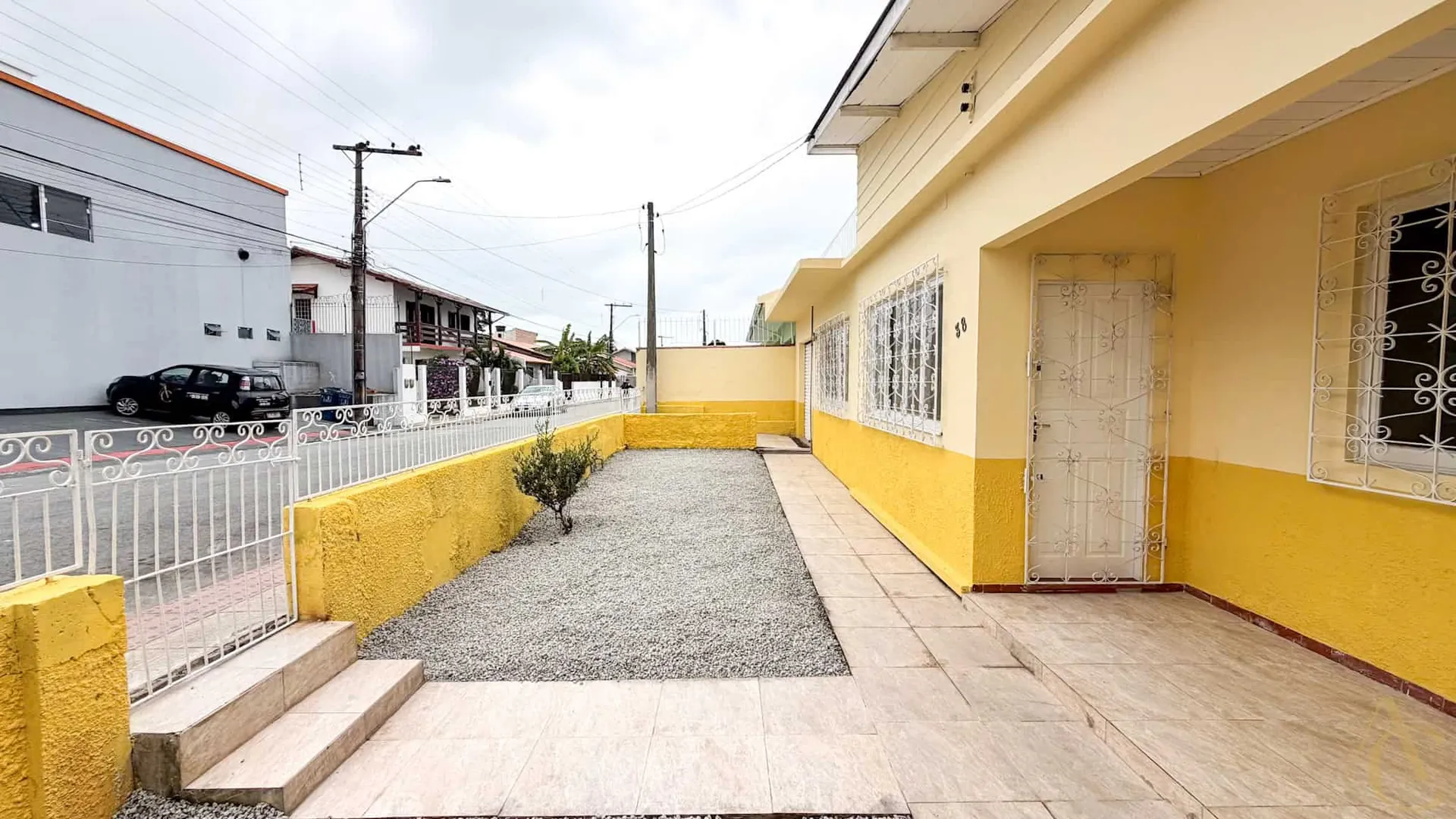 Casa residencial com 4 quartos e 1 banheiro, 263 m² — photo 40