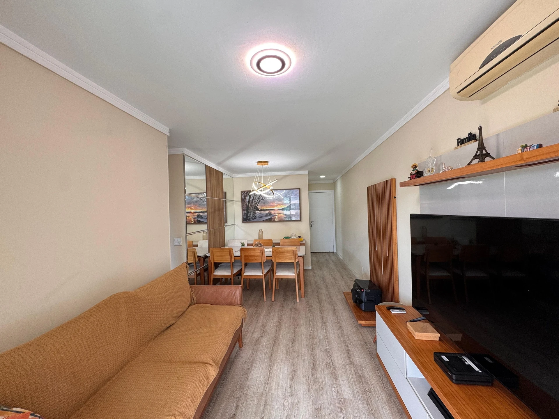 Glass-enclosed balcony in a 3-bedroom apartment, 96 m² — photo 36