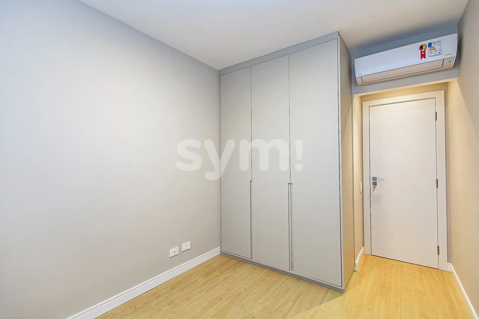 2-bedroom apartment with fitted kitchen and 2 parking spots — photo 15