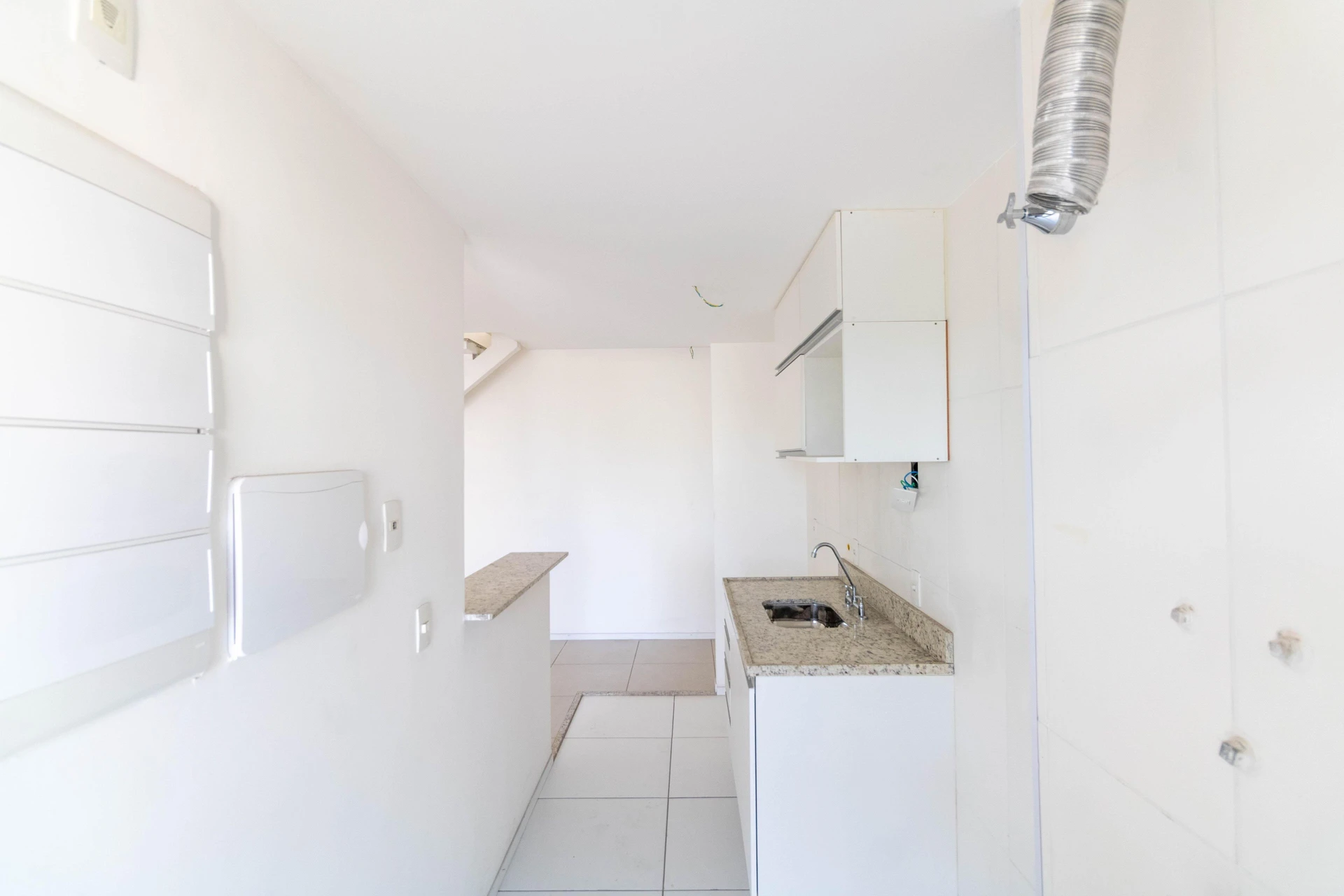 Renting apartment with 4 bedrooms and 3 bathrooms — photo 60