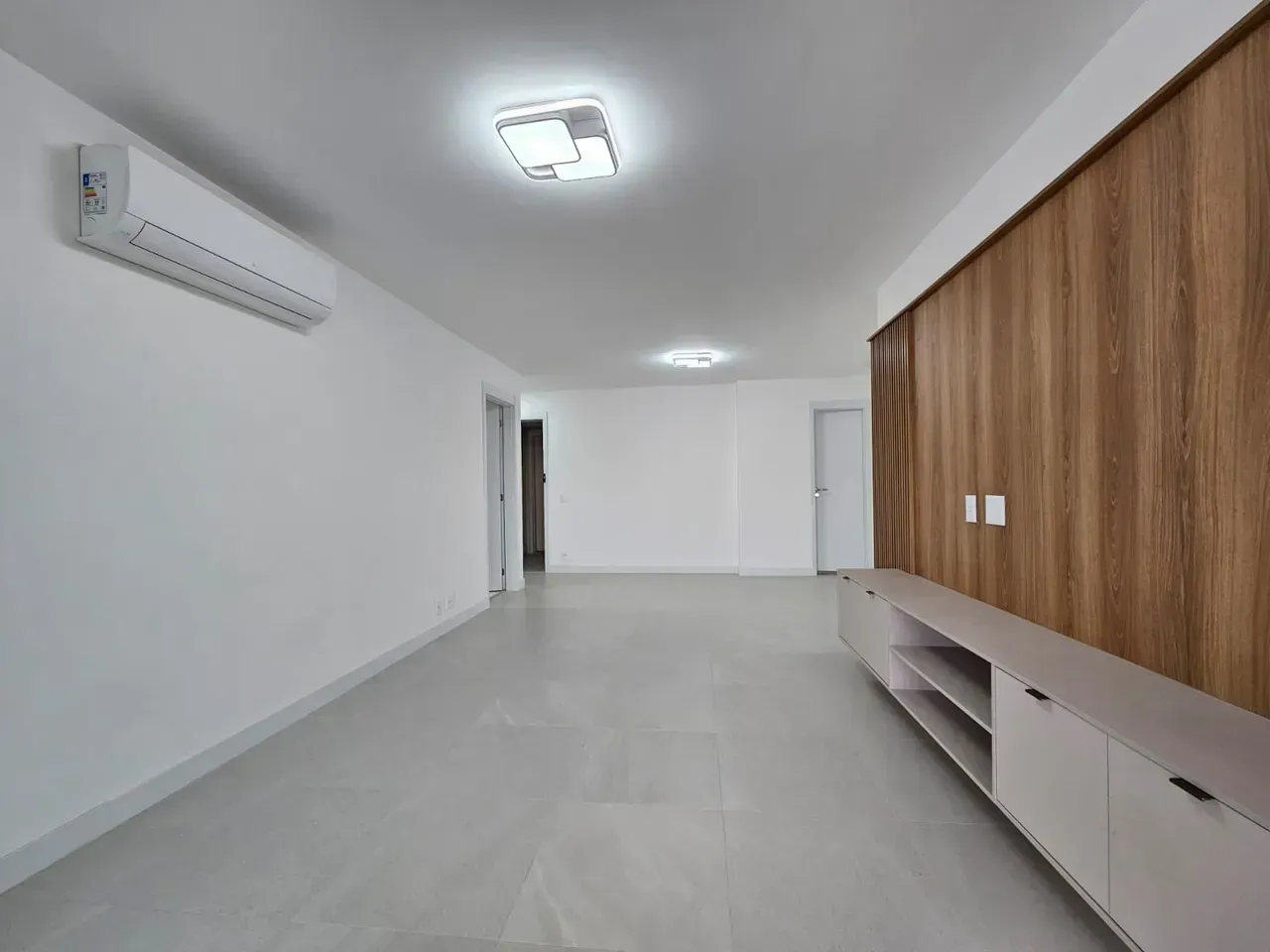 Apartamento mobiliado com 4 quartos e 5 banheiros — photo 40