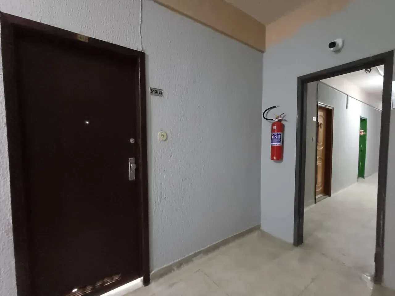 Studio conjugado com 1 quarto e box de vidro no banheiro — photo 14