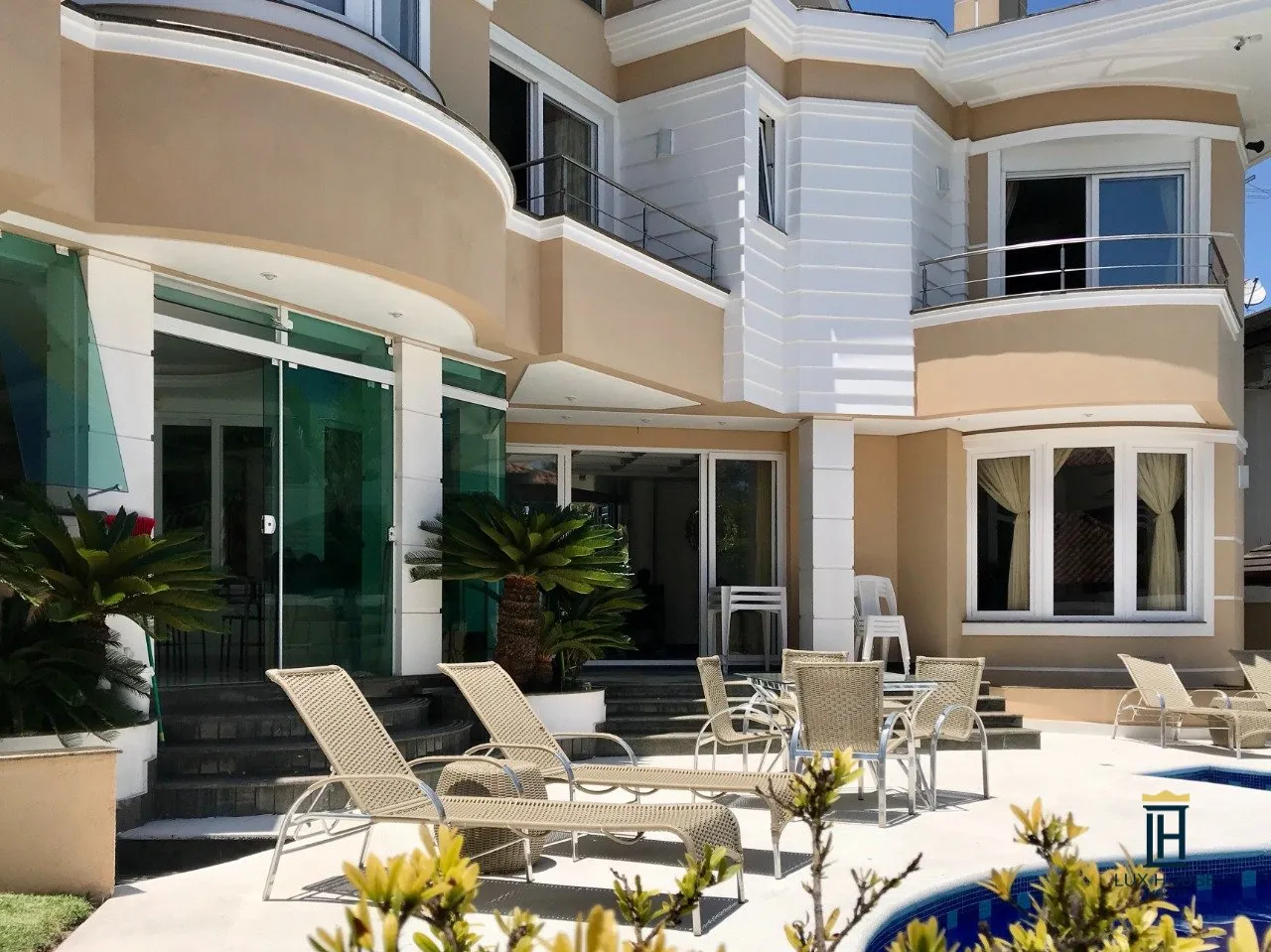 Casa com 6 dormitórios e 5 suítes com fogão a gás — photo 6