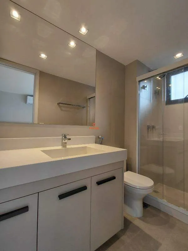 Apartment with 3 bedrooms, 2 bathrooms and enclosed balcony — photo 26