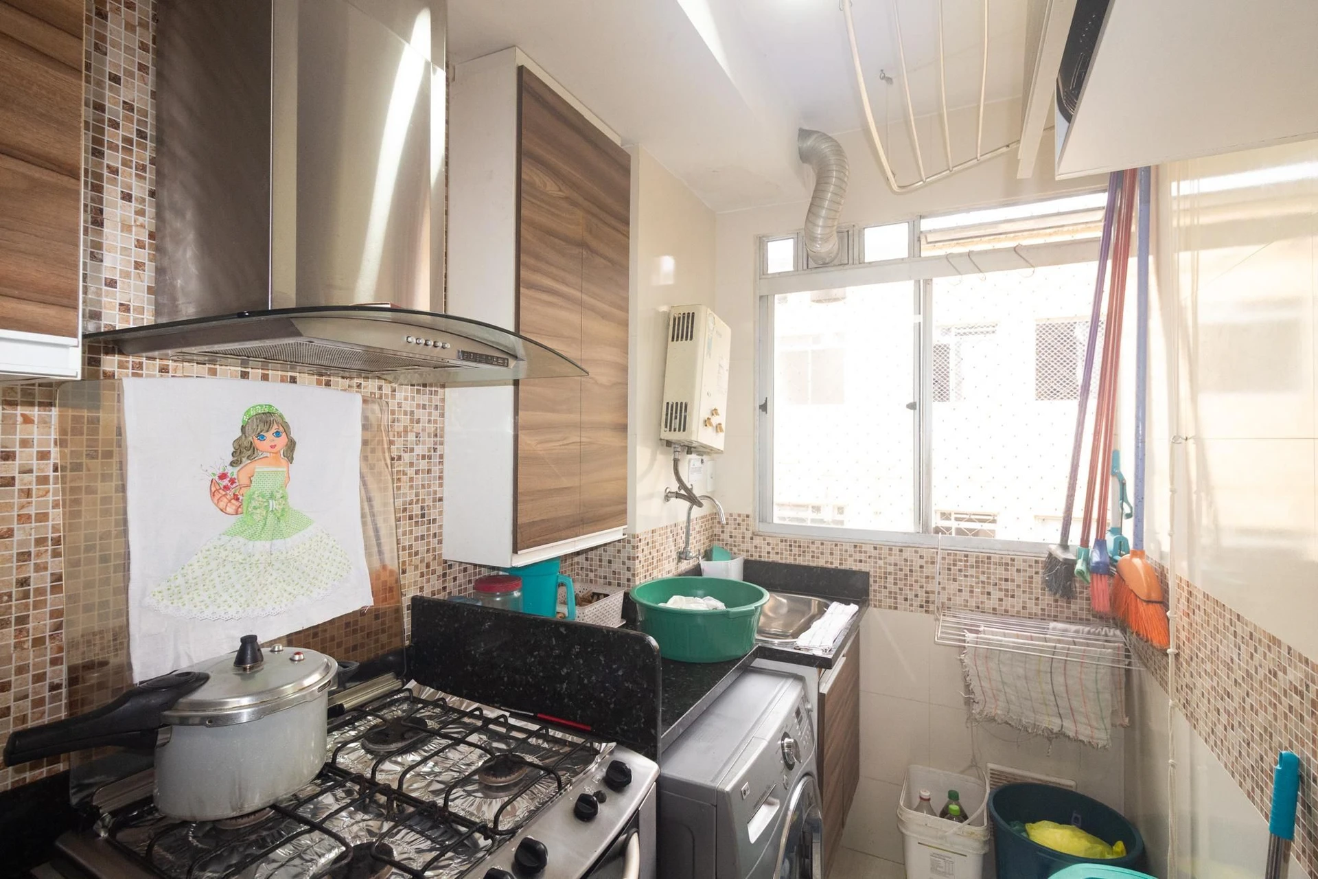 Furnished 2-bedroom apartment with 1 bathroom and parking — photo 12