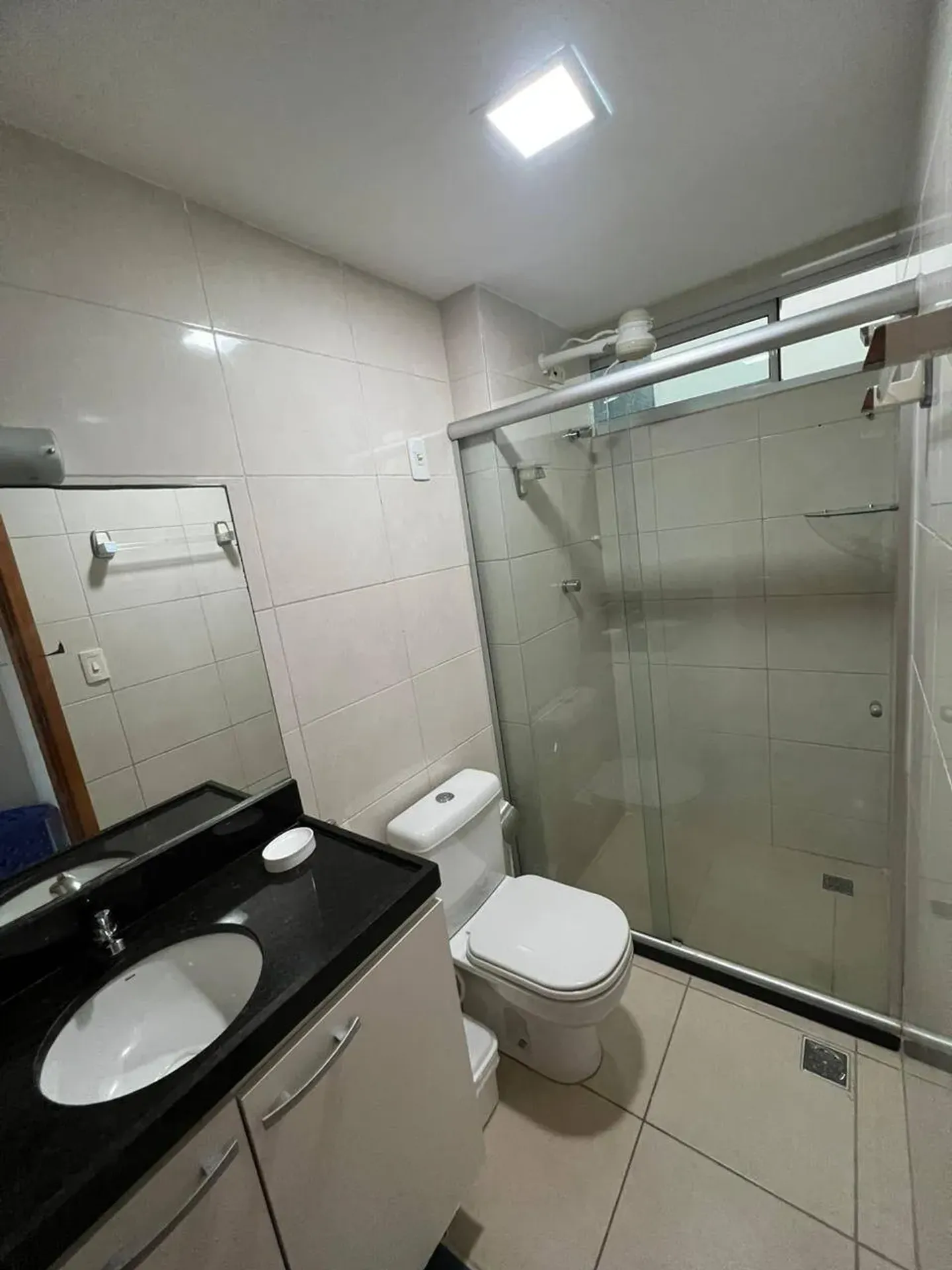 2-bedroom apartment in a building with a gym — photo 27