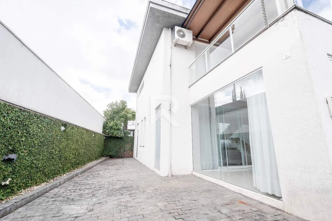 Furnished house with 4 en-suite rooms and 709 m² — photo 50