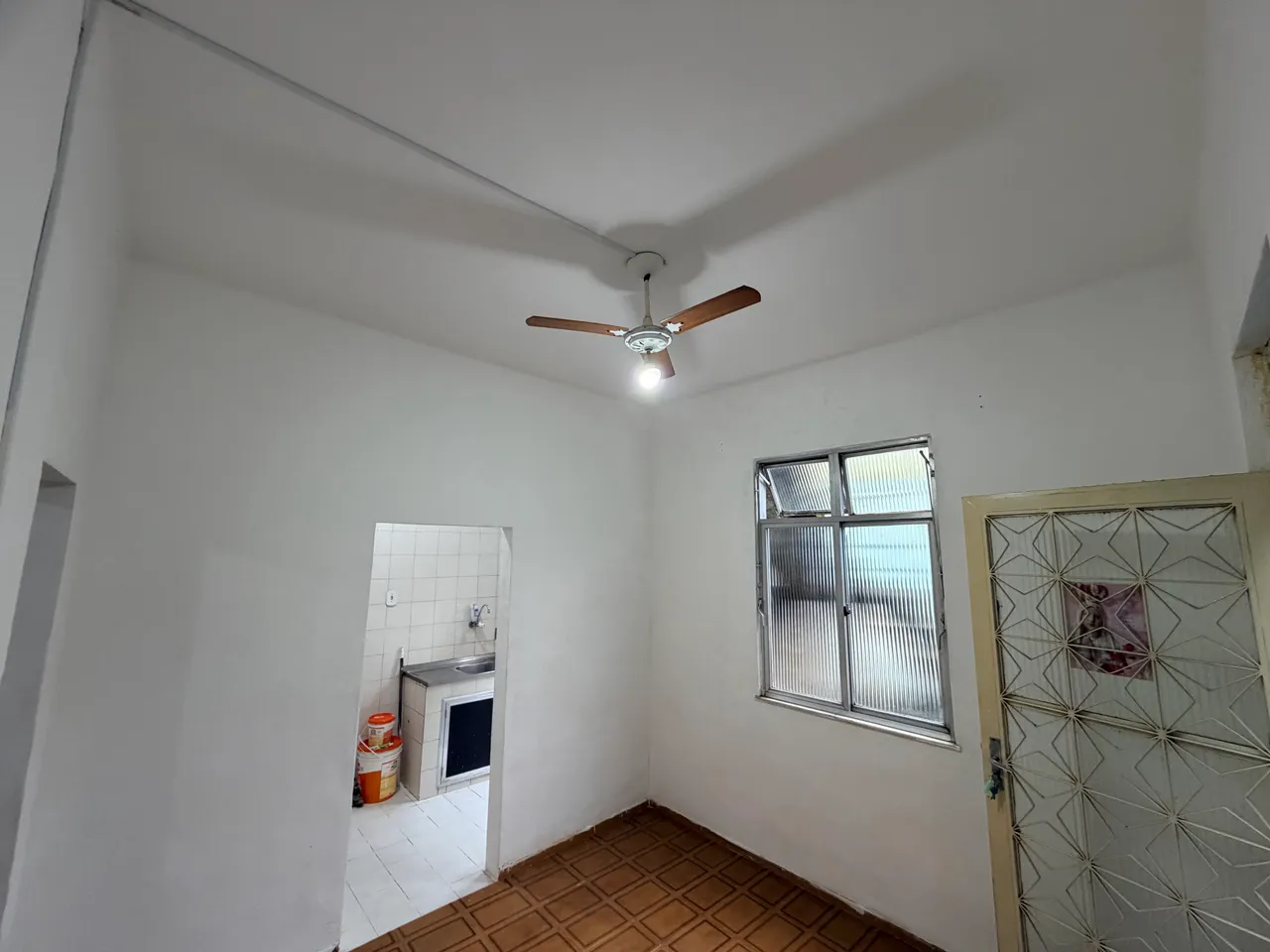 Casa sin amueblar con 2 dormitorios y cocina cerrada — photo 4