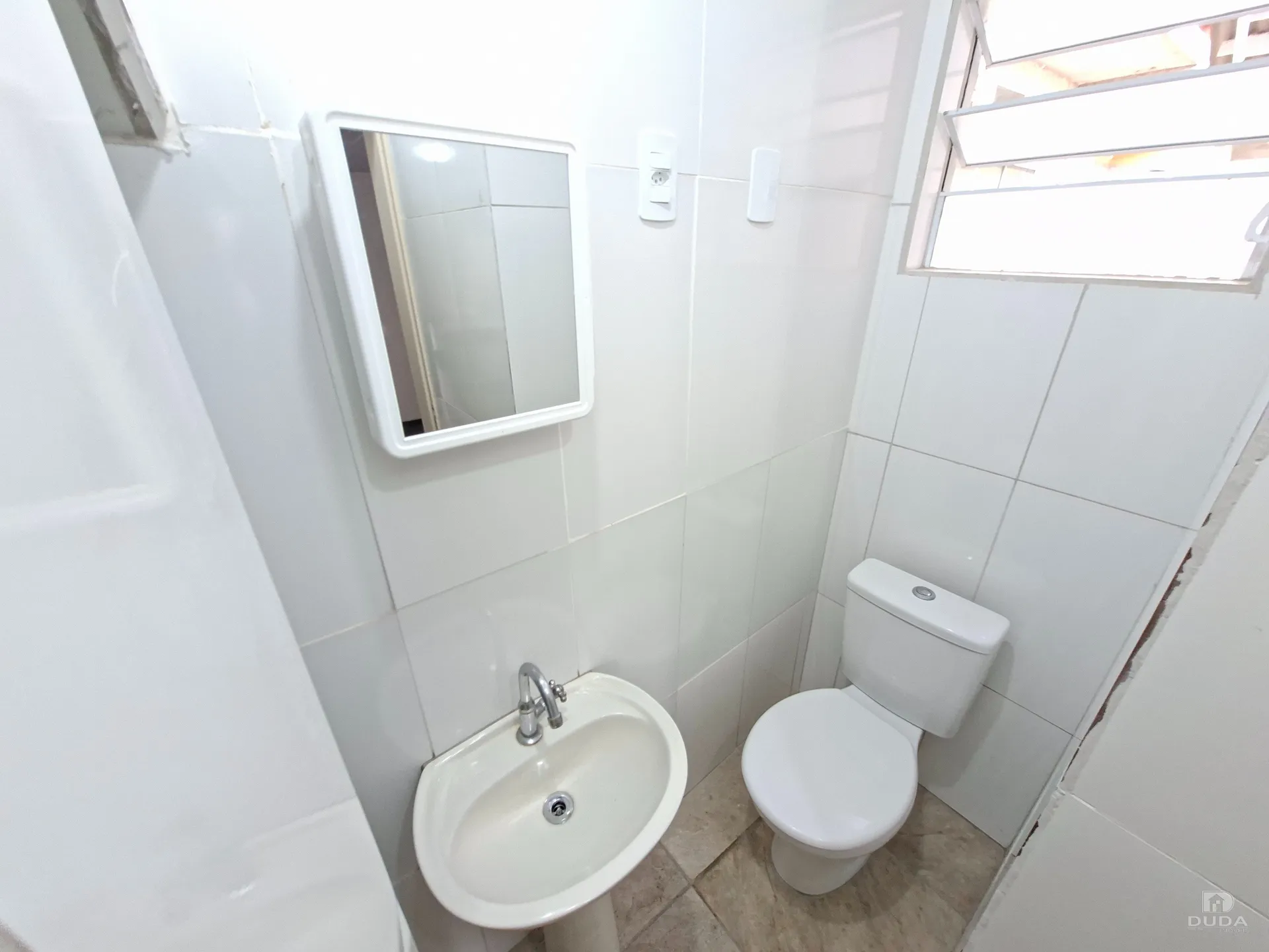 3-bedroom house with a walk-in closet in Florianópolis — photo 4