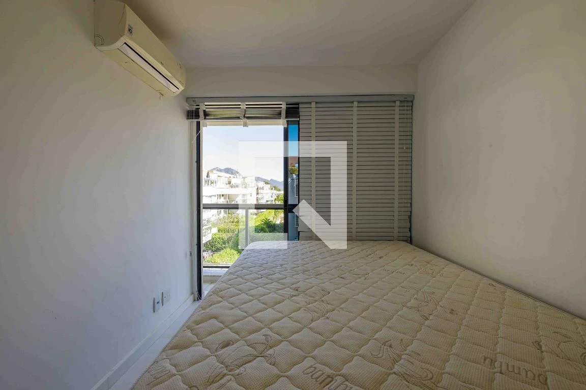 Apartamento mobiliado com 4 quartos e 4 banheiros — photo 39