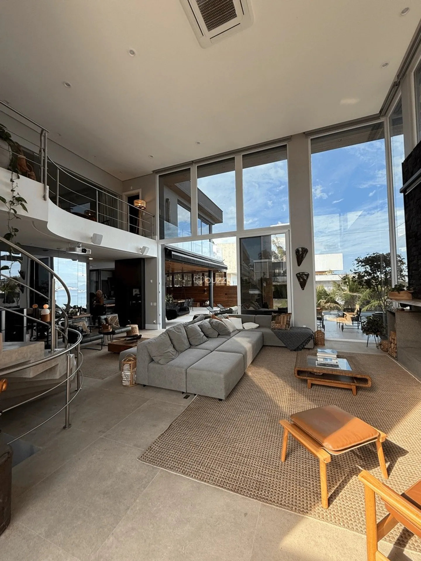 Furnished house, 561 m², with a water view — photo 13