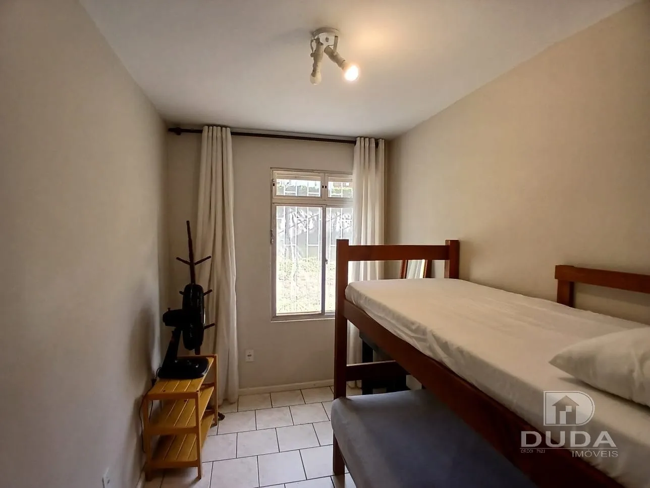 2-bedroom apartment with a washing machine in Florianópolis — photo 8