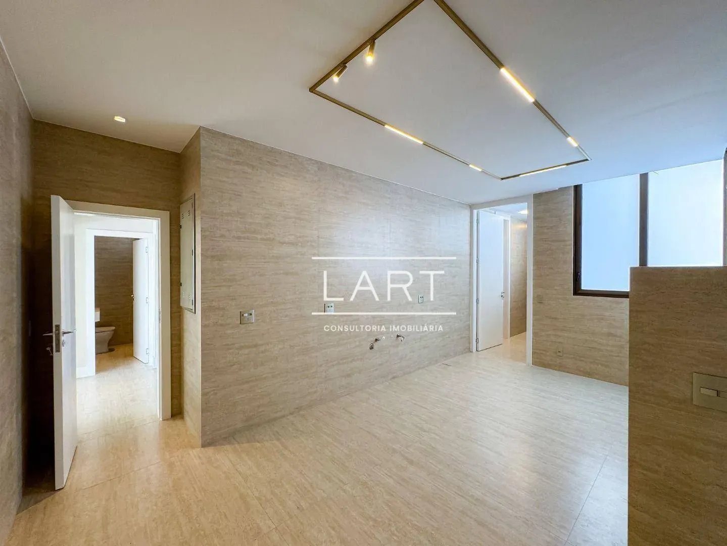 Apartamento com 4 dormitórios e varanda de vidro — photo 32