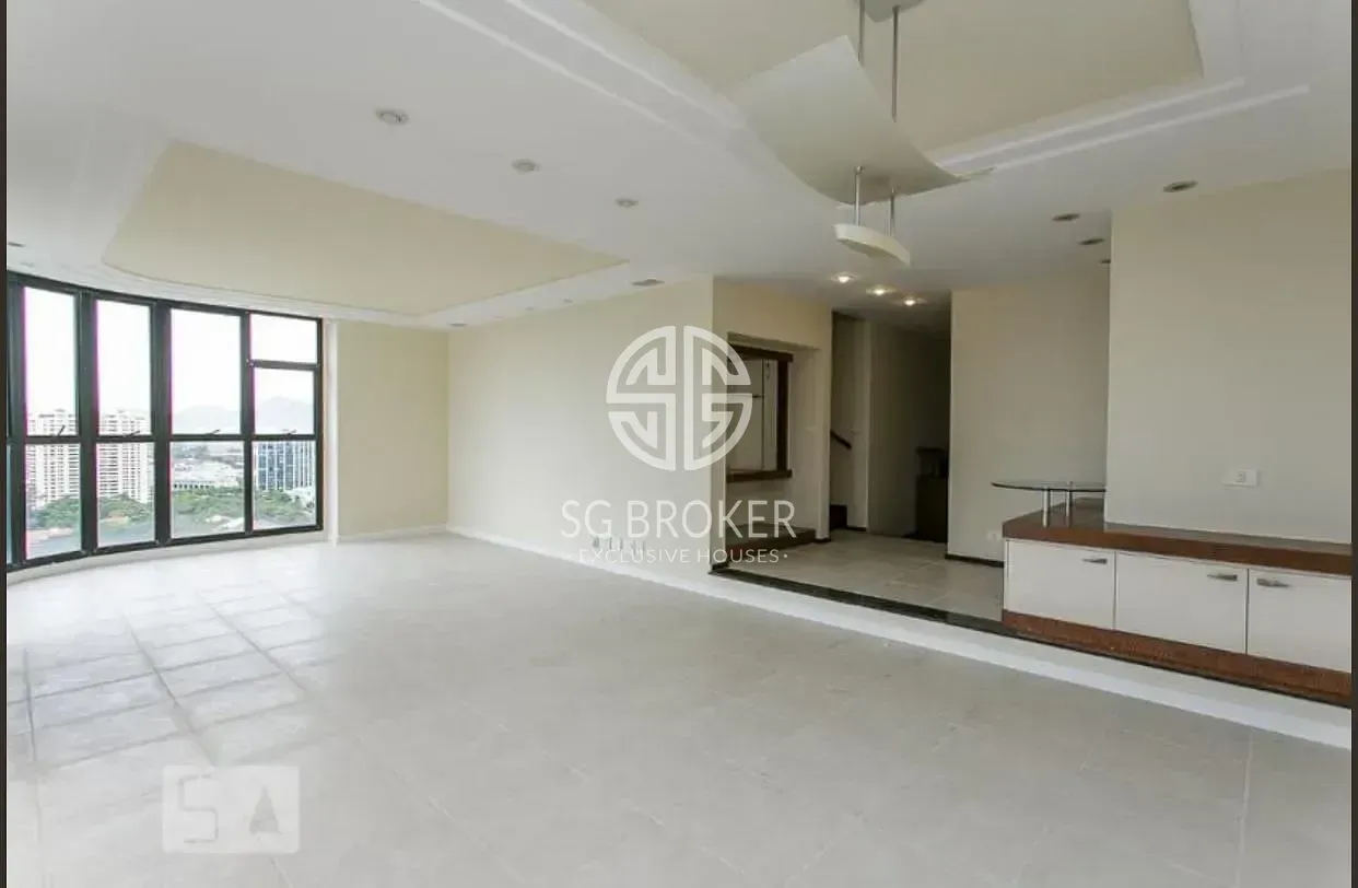 Apartment with 3 bedrooms and 5 bathrooms, with a balcony — photo 9