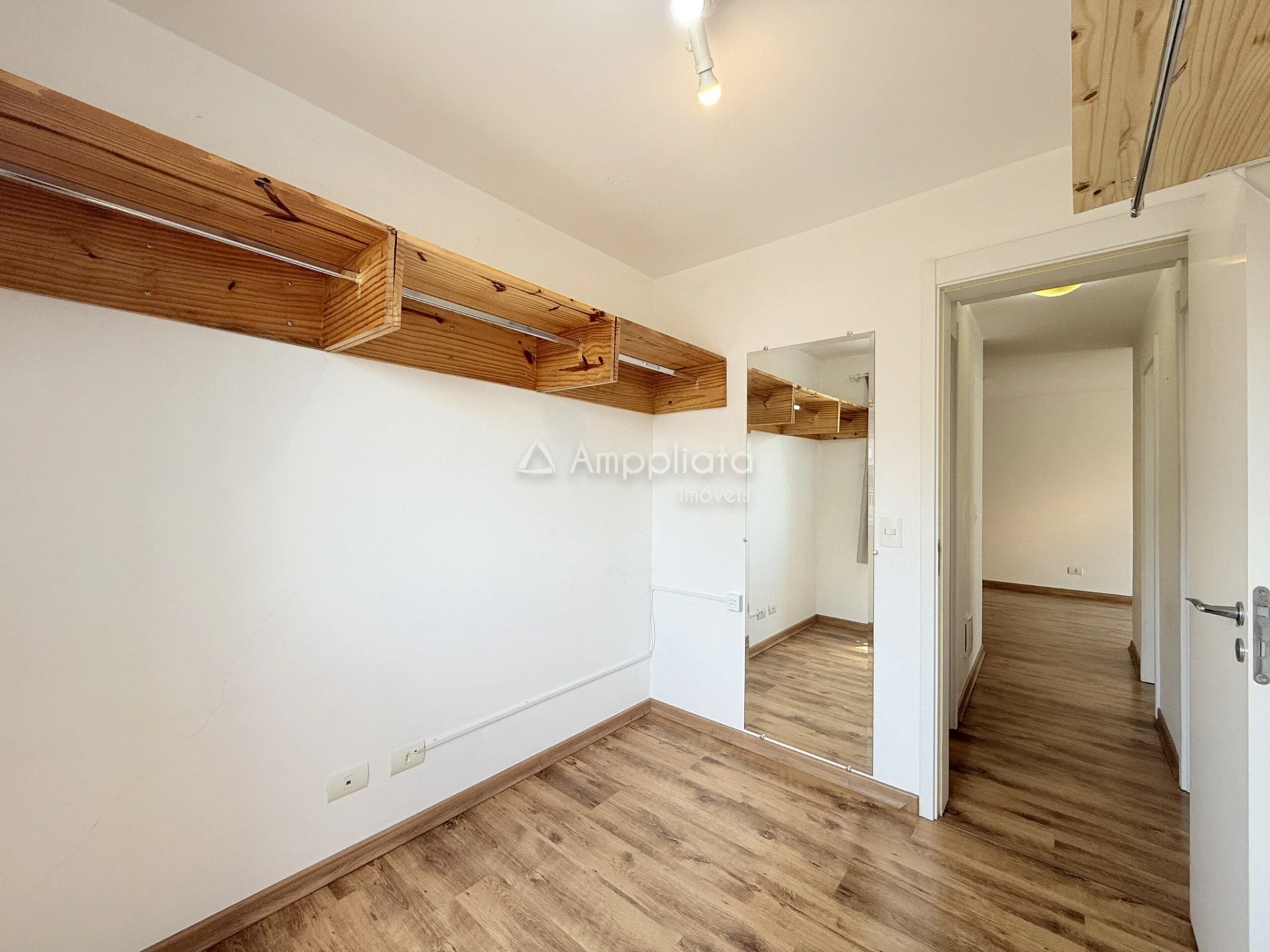 Glass-enclosed balcony in a 3-bedroom apartment, 78 m² — photo 9