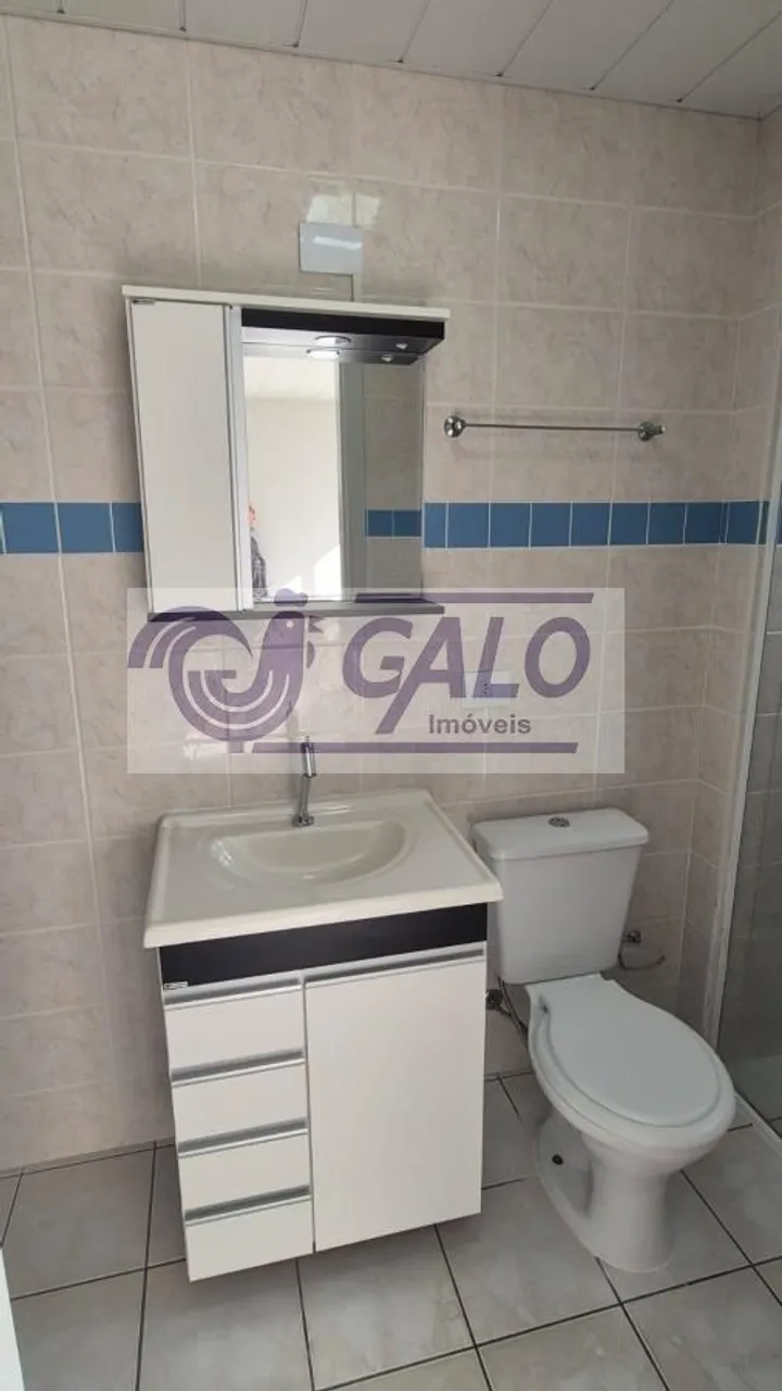 Rental apartment with a glass shower and 1 bedroom — photo 4