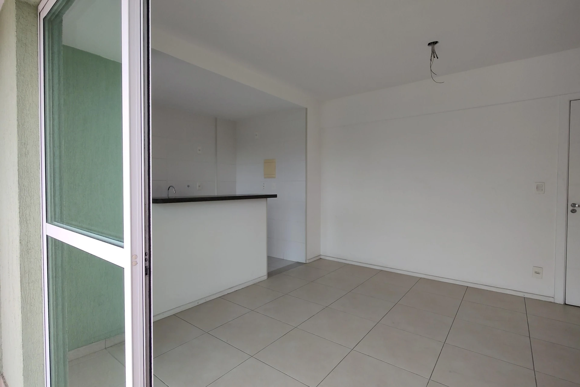Apartamento sem mobília com 2 quartos e varanda — photo 18