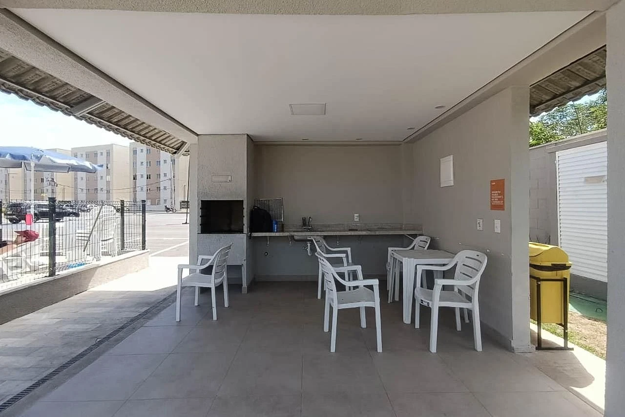 2-bedroom apartment in a building with a gym — photo 8