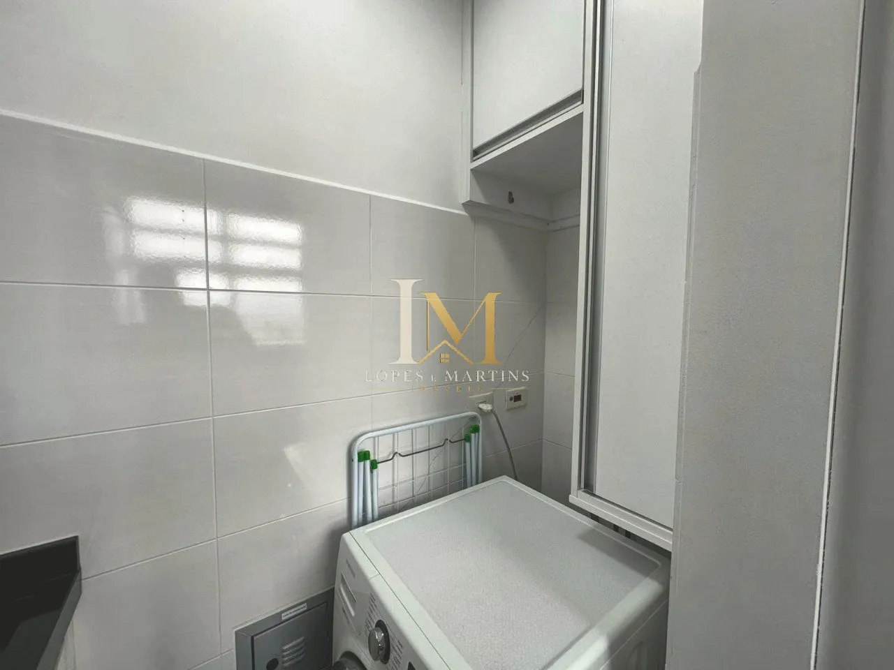 One-bedroom apartment in a building with a gym — photo 22