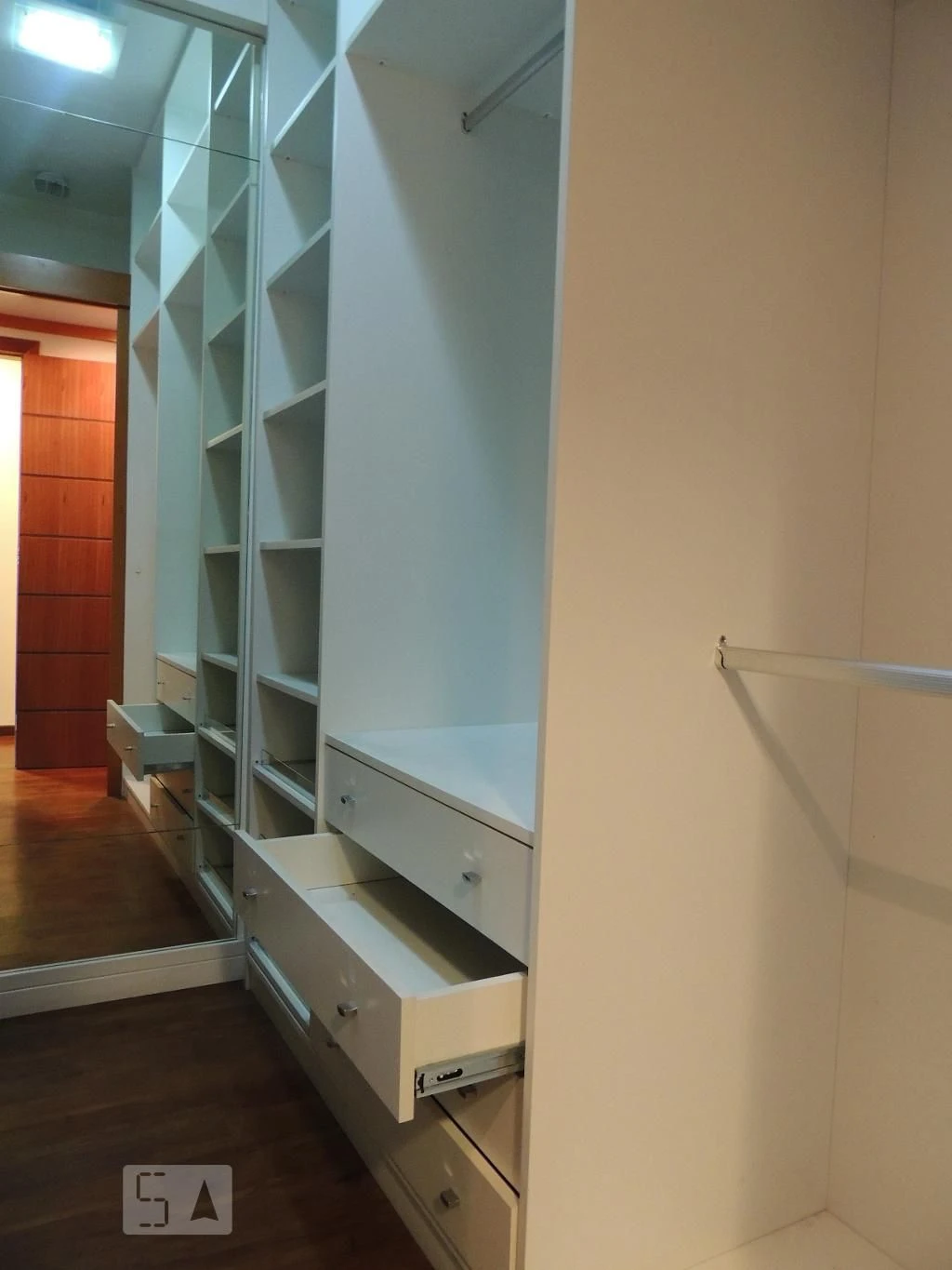 Apartamento de 4 quartos com janelas do piso ao teto — photo 3