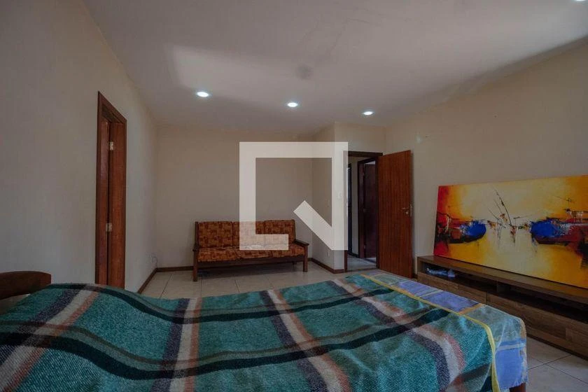Casa de 450 m² con 6 dormitorios y 4 baños — photo 24