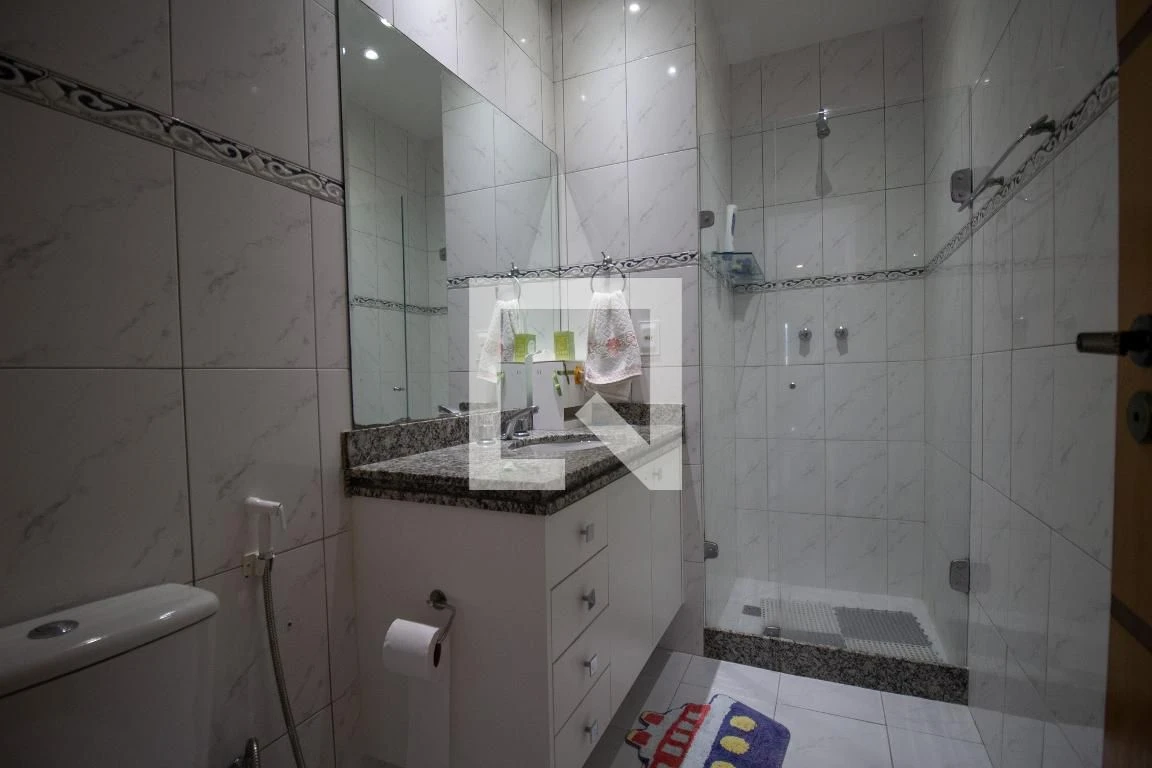 Furnished apartment with 3 en-suite bedrooms — photo 37