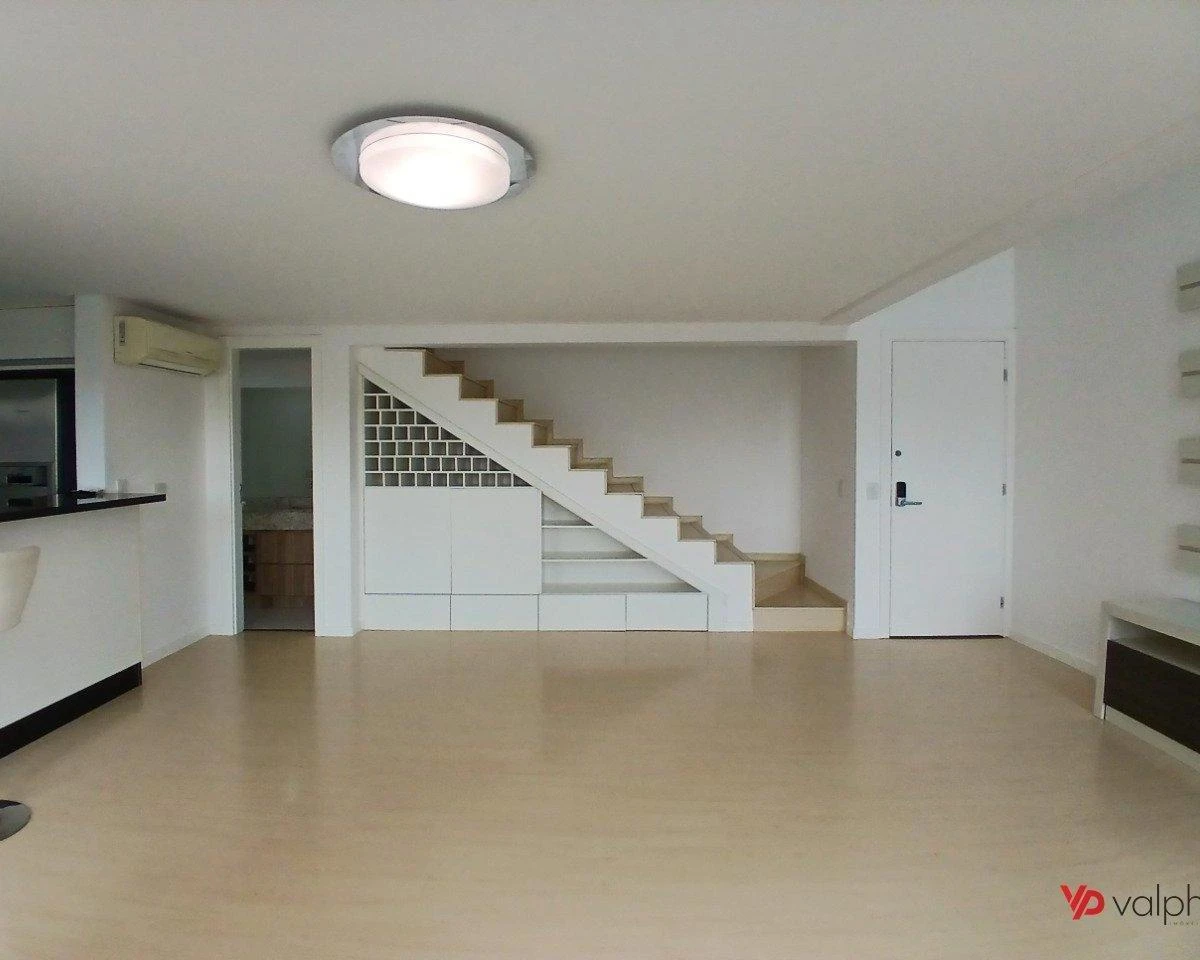 Home office in a 2-bedroom apartment, 105 m² — photo 25