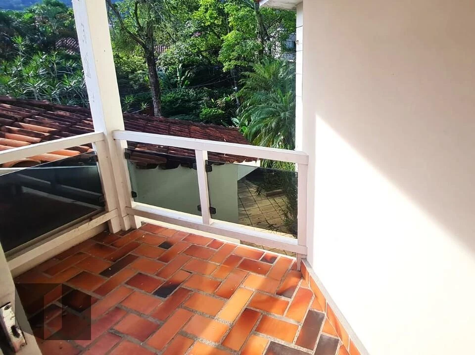 690 m² house with 6 bedrooms and balcony grill — photo 15