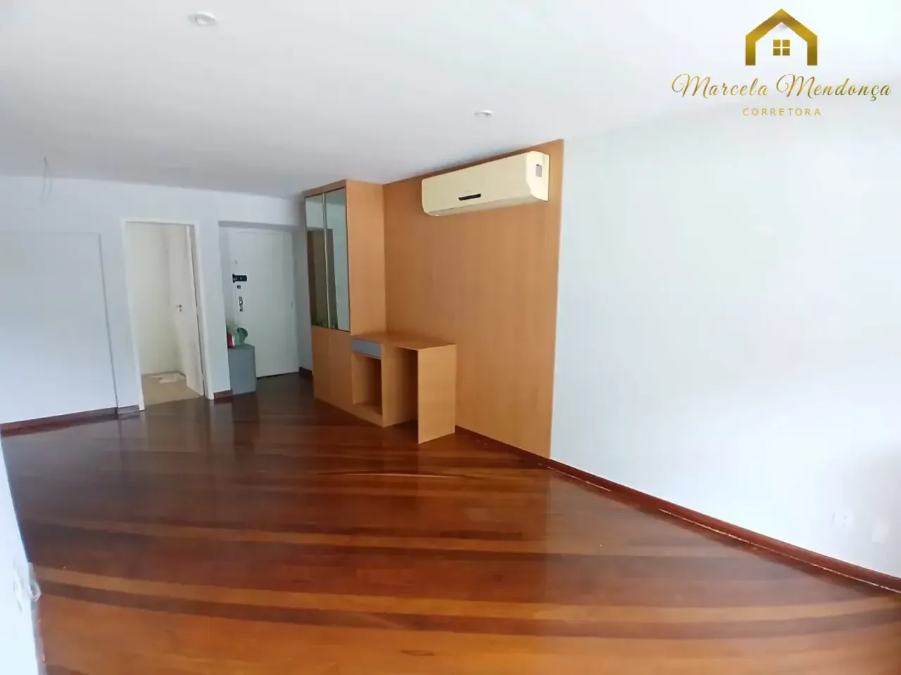 Apartment, 109 m², with a glass-enclosed balcony