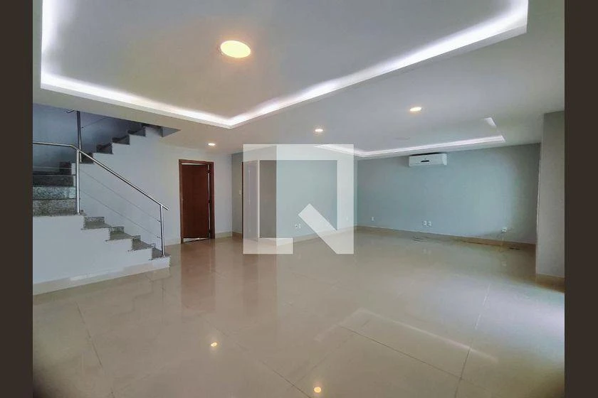 Rental apartment with 4 en-suite bedrooms and 350 m² — photo 33
